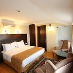 Tria Istanbul-special Category 4*