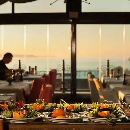 Tria Istanbul-special Category 4*