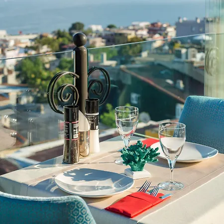 Tria Istanbul-special Category 4*