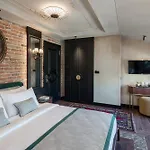 トリア 4*